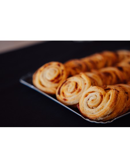 25 mini-roulés chorizo tomate